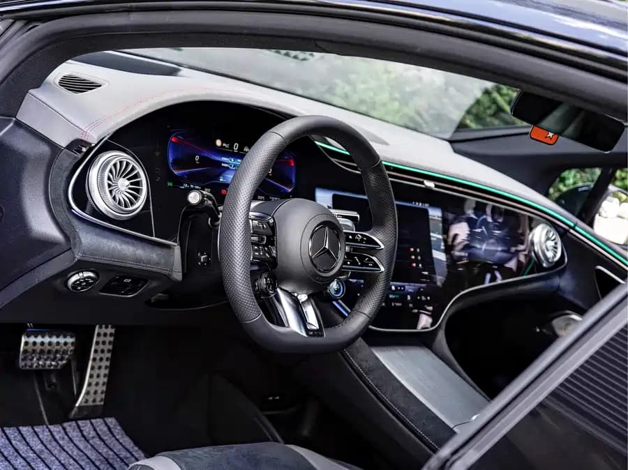 Mercedes EQE - фото 12