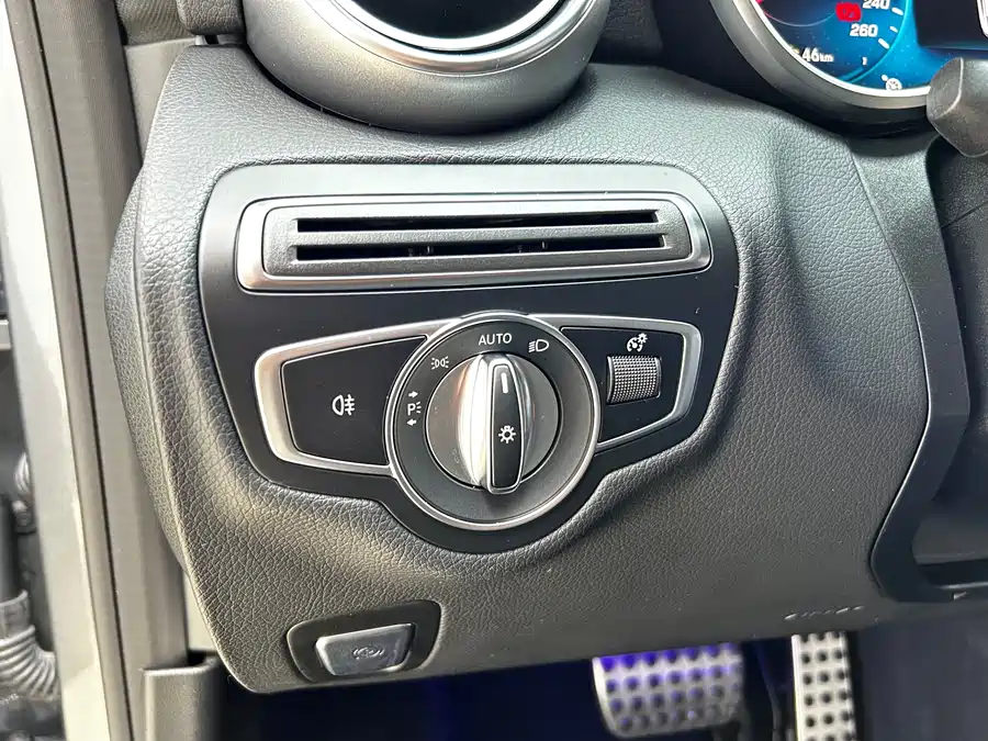 Mercedes C-Class - фото 7