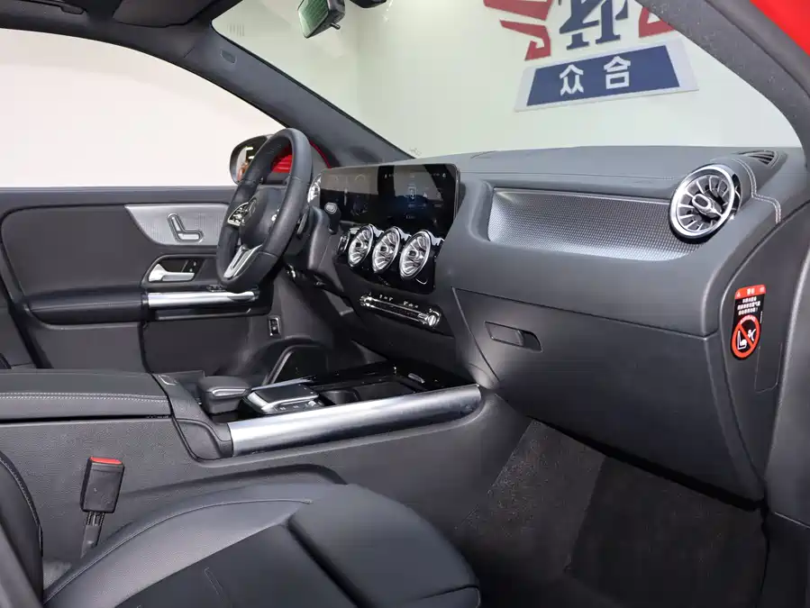 Mercedes GLA - фото 12