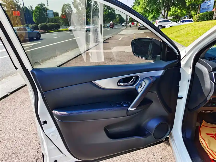 Nissan Qashqai - фото 6