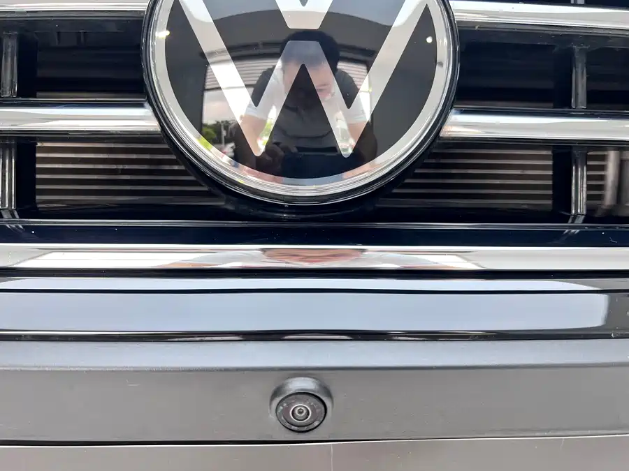 Volkswagen Tiguan - фото 12