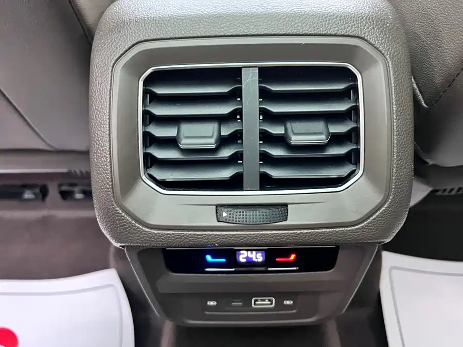 Volkswagen Tiguan - фото 21