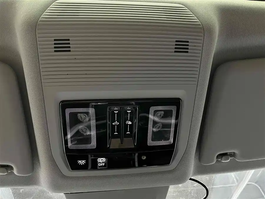 Volkswagen Touran - фото 8